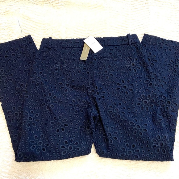 J CREW BNWT Navy Blue Cafe Capri Pinwheel Eyelet Lace Cropped Ankle Pants - Picture 3 of 11